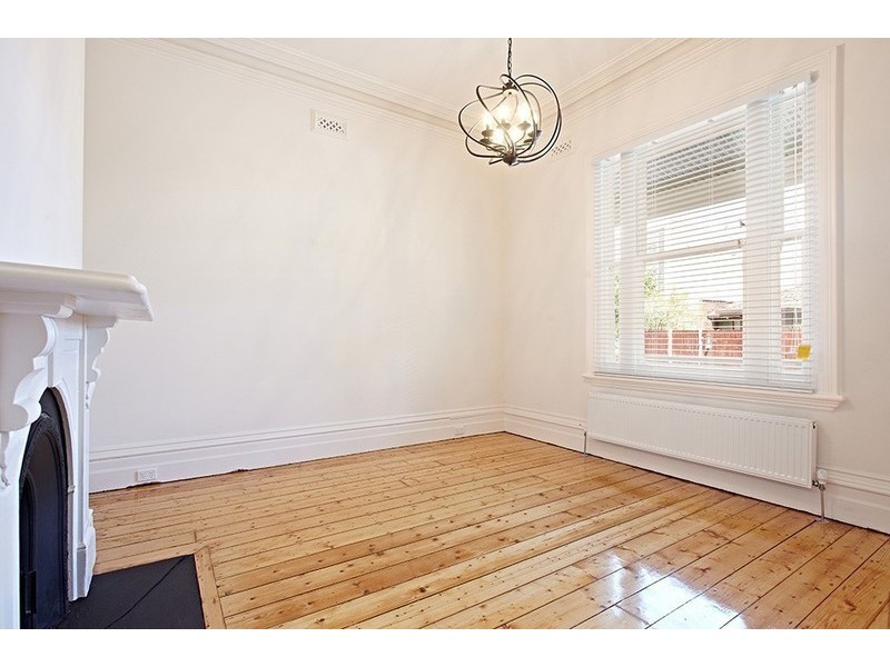8 Neptune Street, St Kilda VIC 3182