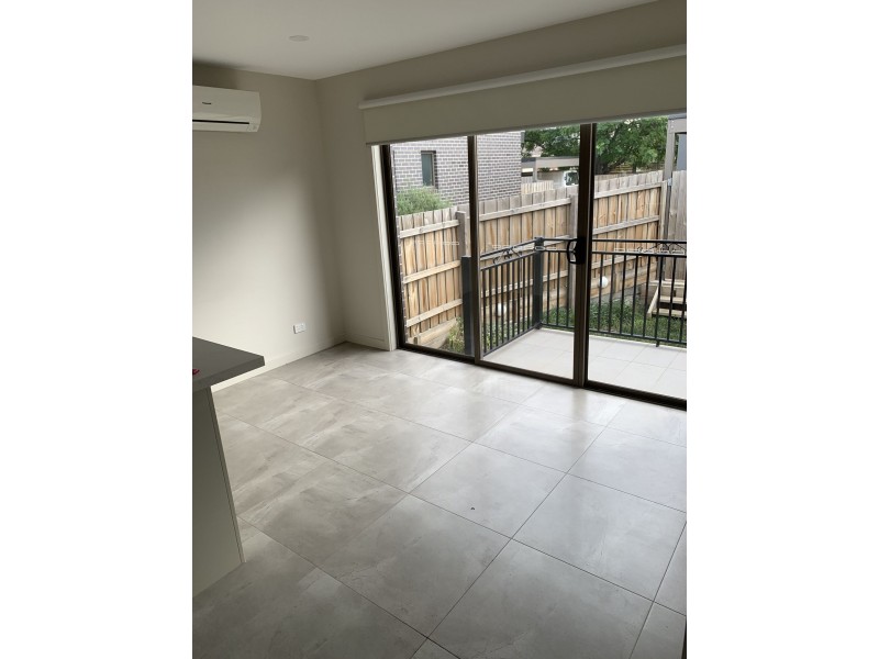 3/67 Carinish Road, Clayton VIC 3168