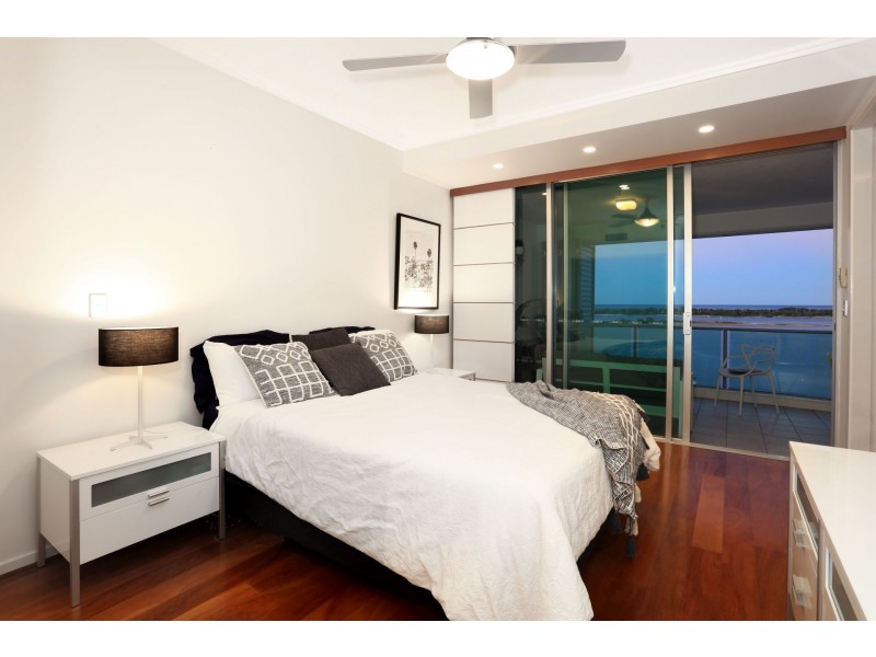 905/300 Marine Pde, Labrador QLD 4215