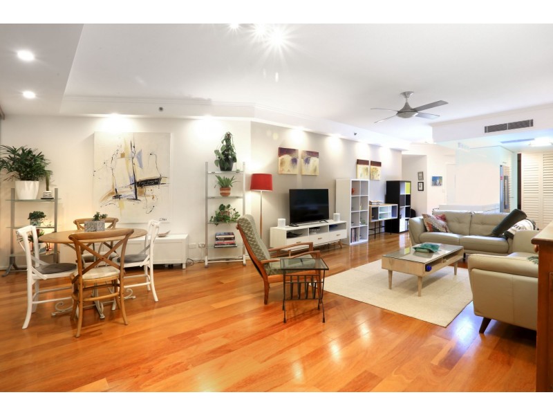 905/300 Marine Pde, Labrador QLD 4215