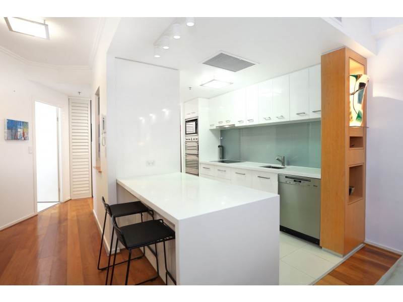 905/300 Marine Pde, Labrador QLD 4215