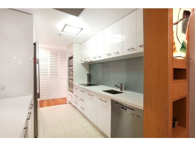 905/300 Marine Pde, Labrador QLD 4215