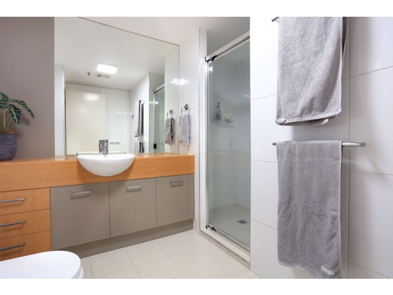 905/300 Marine Pde, Labrador QLD 4215