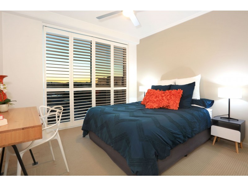 905/300 Marine Pde, Labrador QLD 4215