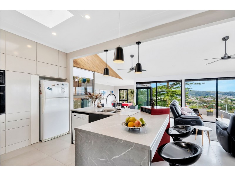 11 Bay View Avenue, East Gosford NSW 2250