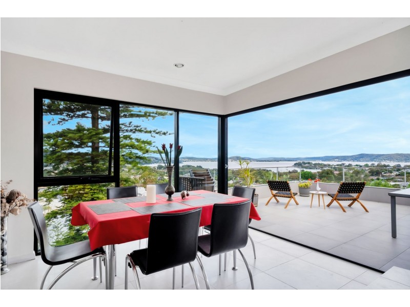 11 Bay View Avenue, East Gosford NSW 2250
