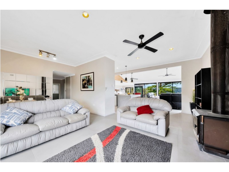 11 Bay View Avenue, East Gosford NSW 2250