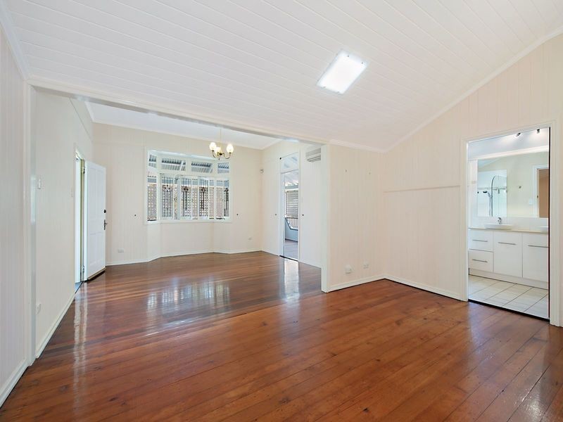 9 Warrawee Street, Toowong QLD 4066