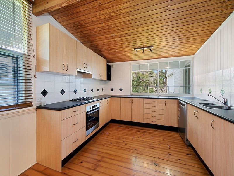 9 Warrawee Street, Toowong QLD 4066