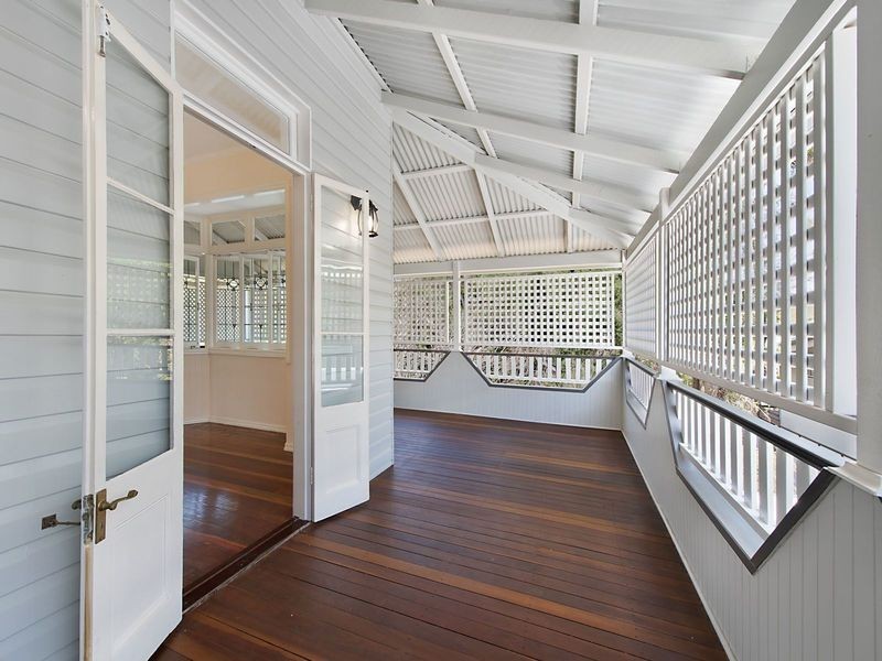 9 Warrawee Street, Toowong QLD 4066