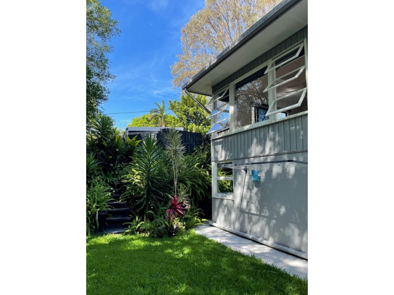 1 Lake View, Tewantin QLD 4565