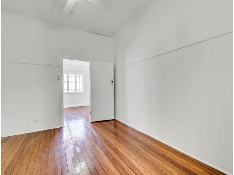 1/13 Molloy Street, Silkstone QLD 4304