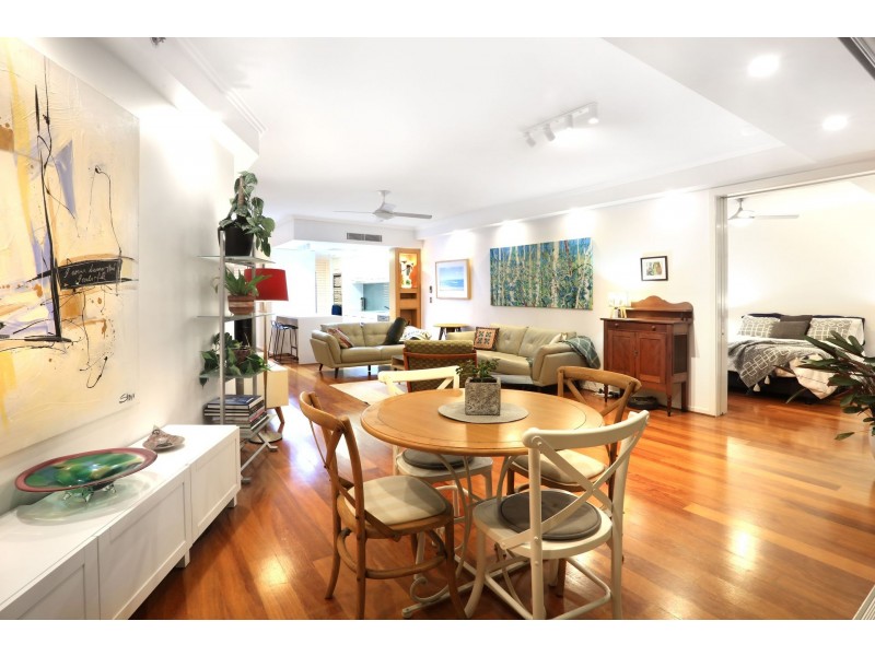 905/300 Marine Pde, Labrador QLD 4215