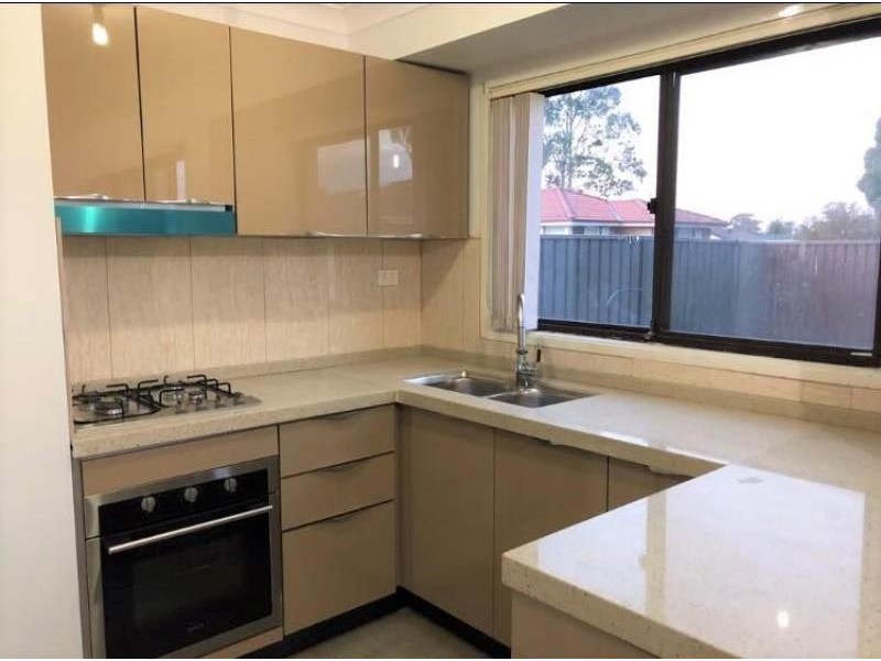 7/4 Woodvale Close, Plumpton NSW 2761
