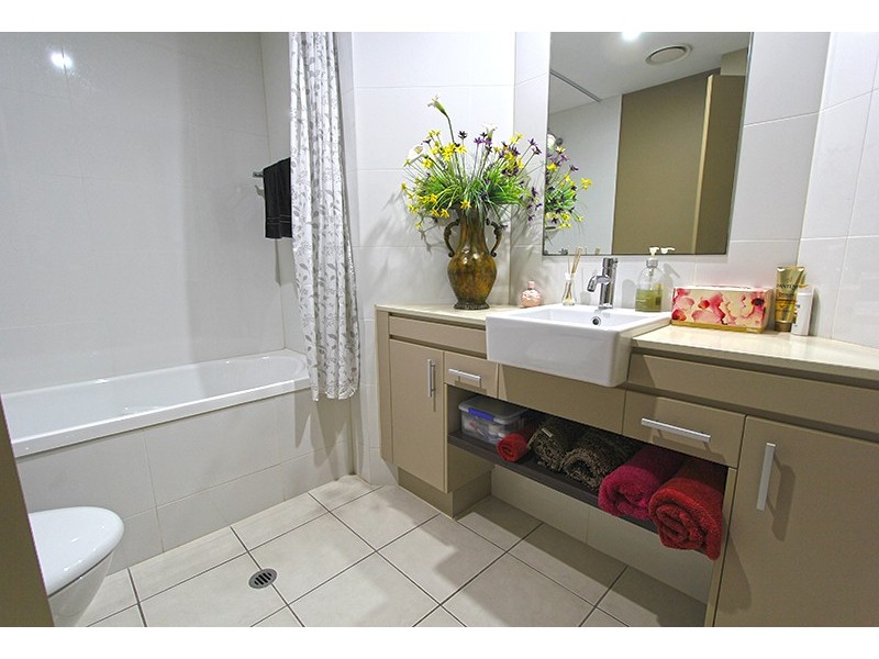 526/12-21 Gregory Street, Westcourt QLD 4870