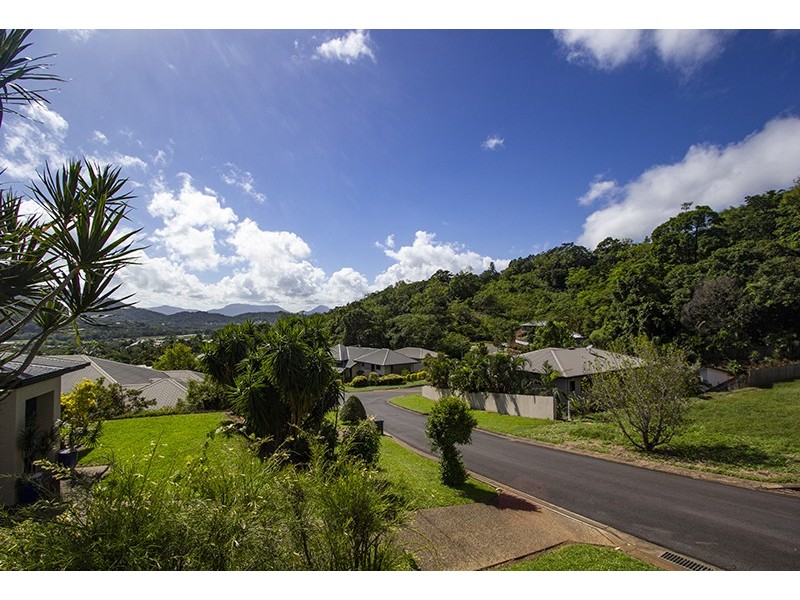 44 Findersia Street, Redlynch QLD 4870
