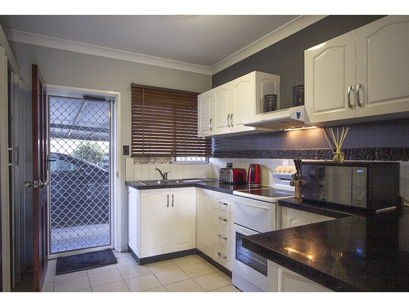 2/4 Golden Grove Drive, Bentley Park QLD 4869