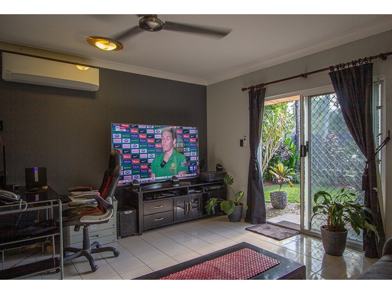 2/4 Golden Grove Drive, Bentley Park QLD 4869
