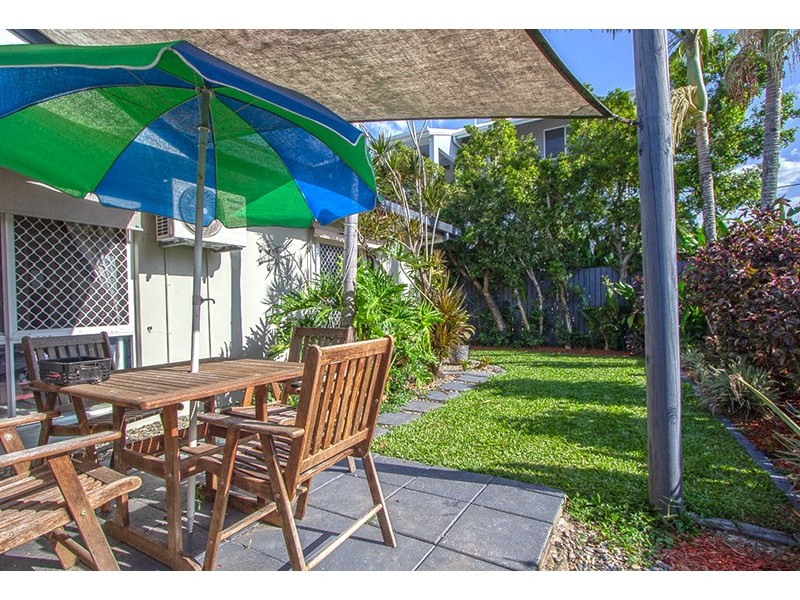 2/4 Golden Grove Drive, Bentley Park QLD 4869