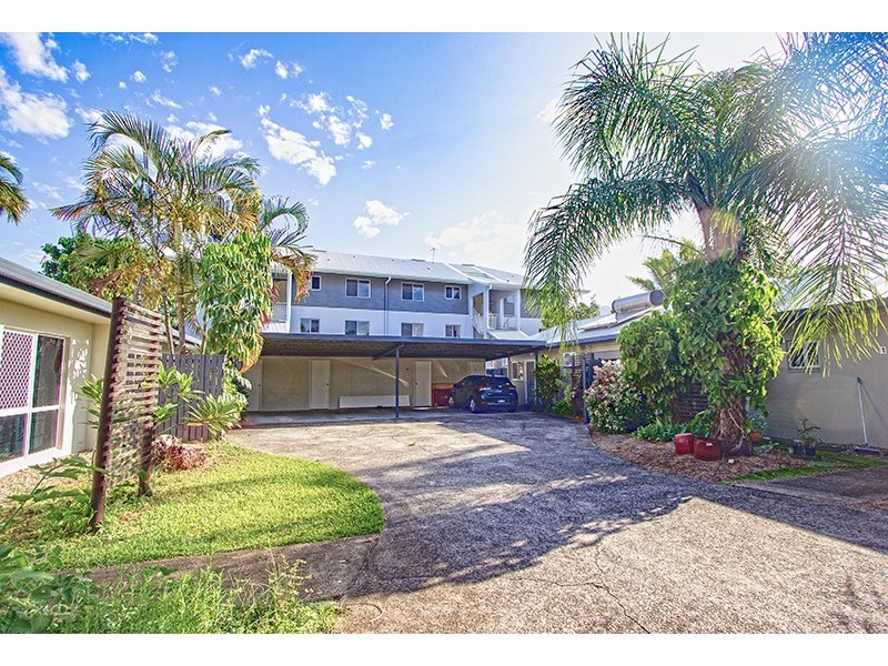 2/4 Golden Grove Drive, Bentley Park QLD 4869