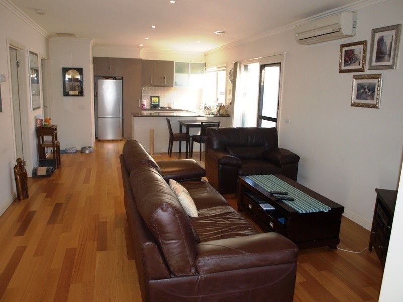 1/6 Belle Crescent, Mordialloc VIC 3195