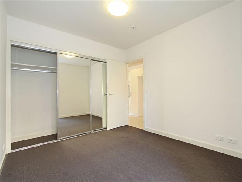 4/21 Lillimur Road, Ormond VIC 3204