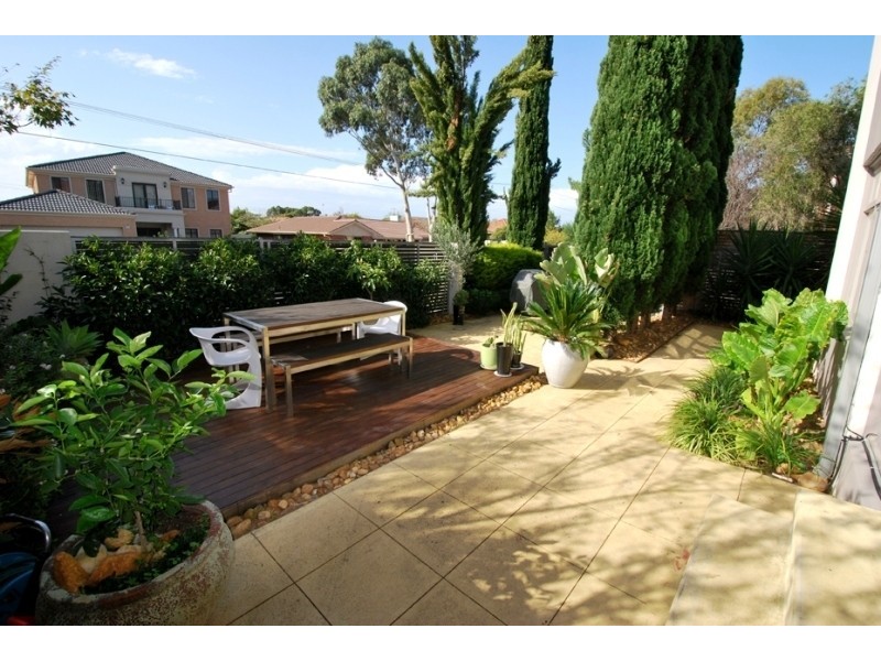 1/2-4 Mc Arthur St, Bentleigh VIC 3204