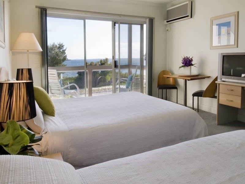6 Metung Rd, Metung VIC 3904