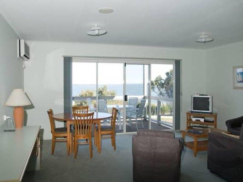 6 Metung Rd, Metung VIC 3904