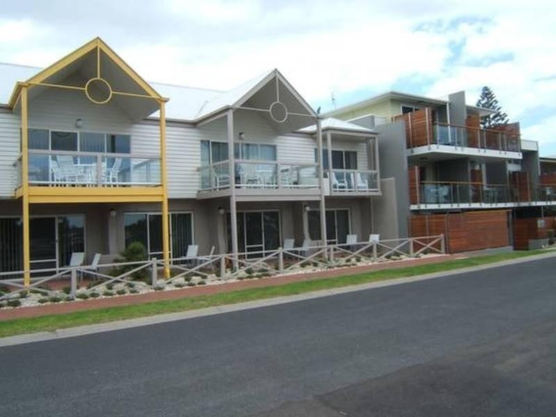 6 Metung Rd, Metung VIC 3904