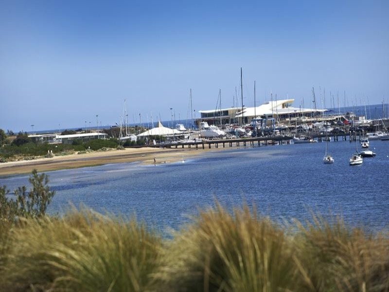 21/56 Beach Road, Hampton VIC 3188