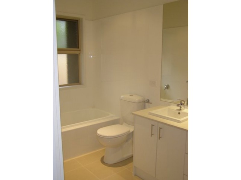 2/17 Tulip Grove, Cheltenham VIC 3192