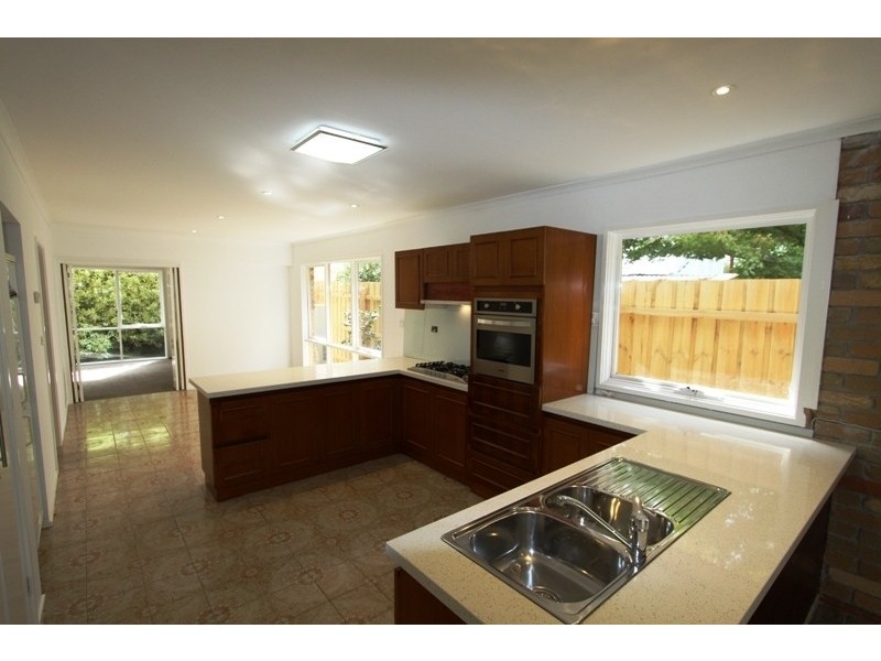 35 Ludbrook Avenue, Caulfield South VIC 3162