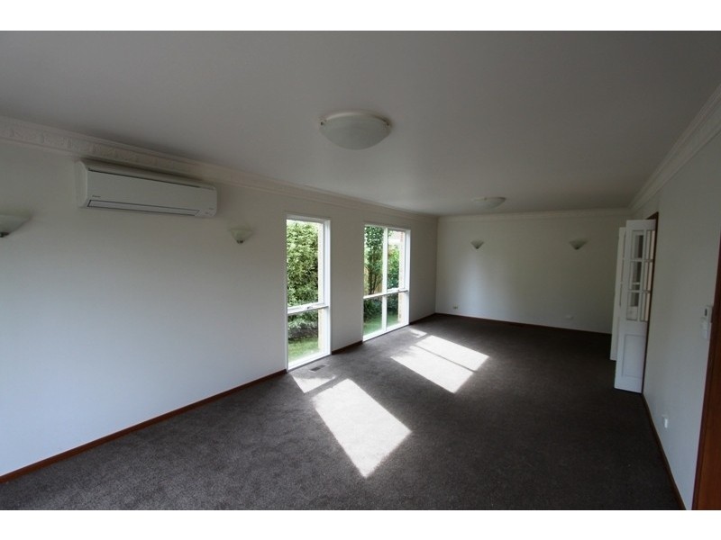 35 Ludbrook Avenue, Caulfield South VIC 3162