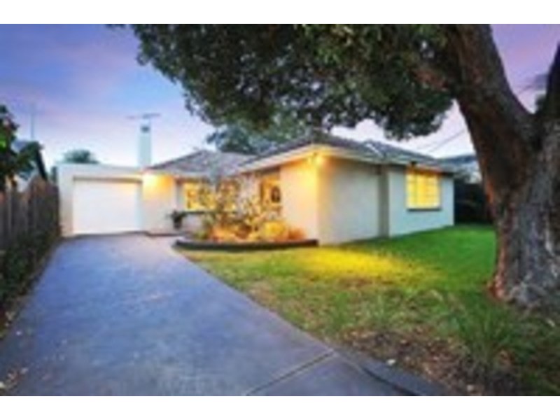 38 Paul St, Cheltenham VIC 3192
