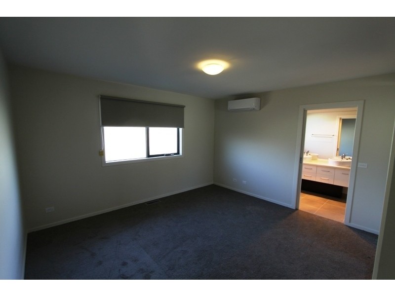 2/1 Cooma Street, Moorabbin VIC 3189