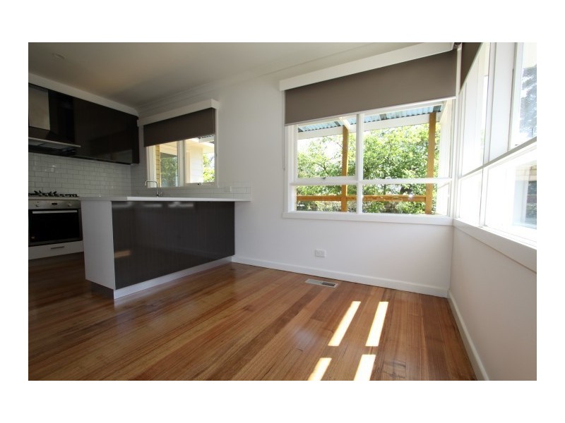 33 Fairview Ave, Cheltenham VIC 3192