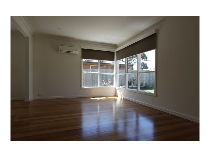 33 Fairview Ave, Cheltenham VIC 3192