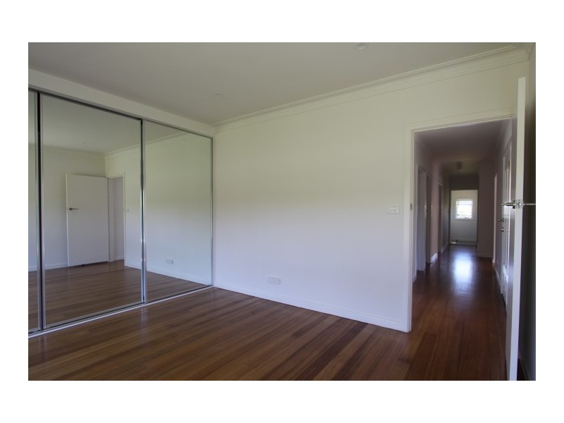 33 Fairview Ave, Cheltenham VIC 3192