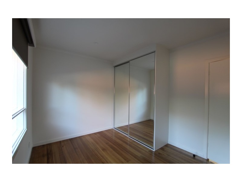 33 Fairview Ave, Cheltenham VIC 3192