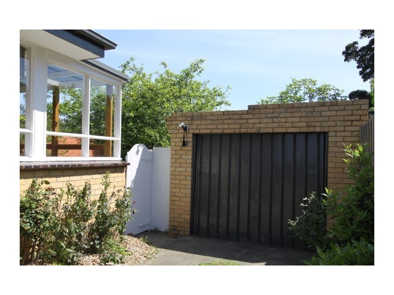 33 Fairview Ave, Cheltenham VIC 3192