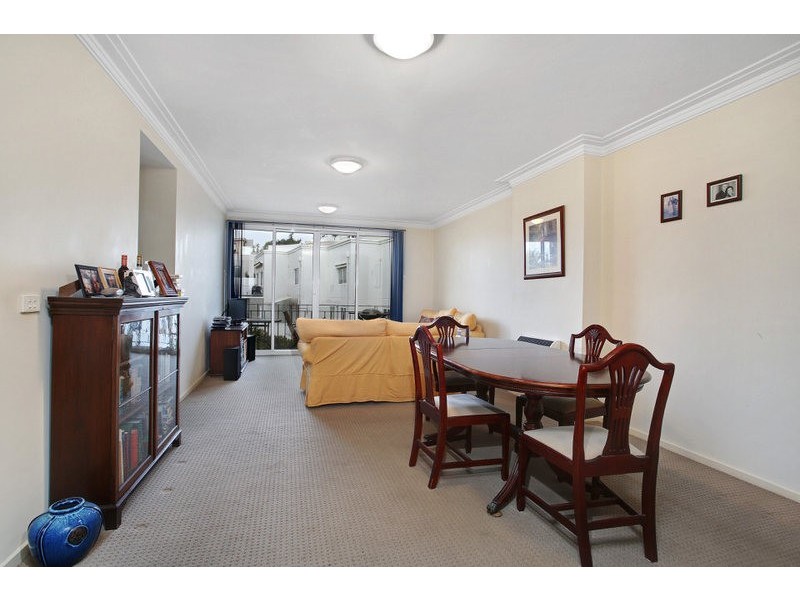 21/56 Beach Road, Hampton VIC 3188