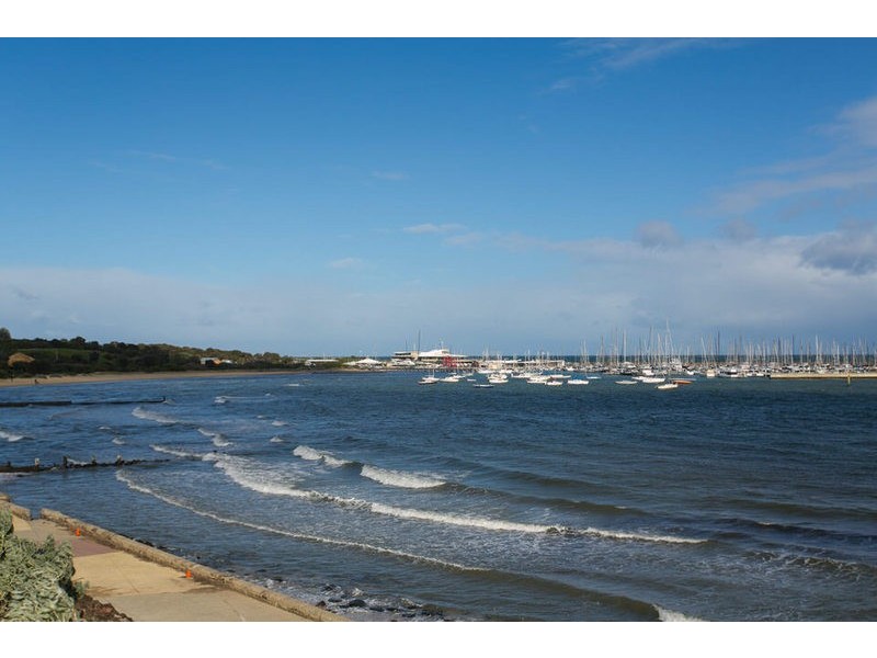 21/56 Beach Road, Hampton VIC 3188