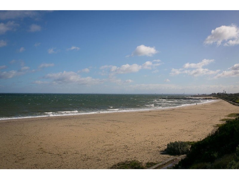 21/56 Beach Road, Hampton VIC 3188