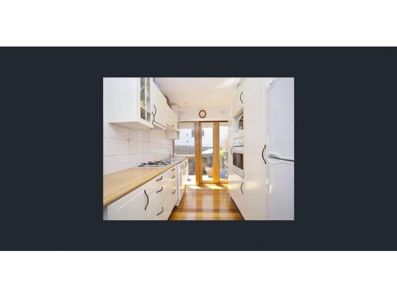 2/11 Mac Street, Parkdale VIC 3195