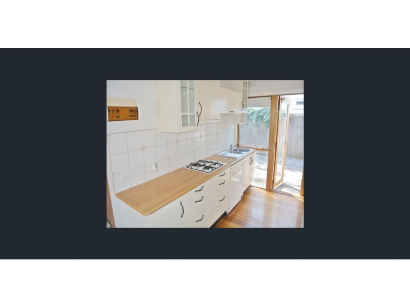 2/11 Mac Street, Parkdale VIC 3195