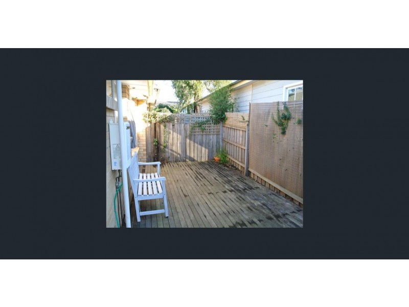 2/11 Mac Street, Parkdale VIC 3195