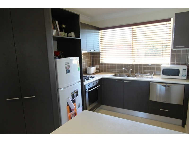 8/12 Bartlett Street, Hampton East VIC 3188