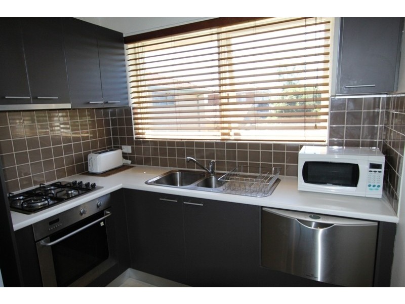 8/12 Bartlett Street, Hampton East VIC 3188