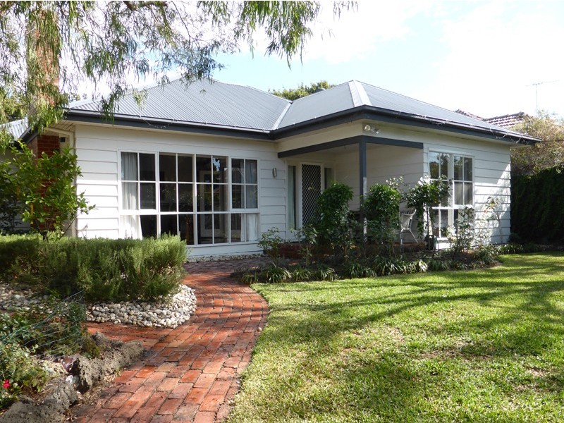 47 Kingston Street, Hampton VIC 3188